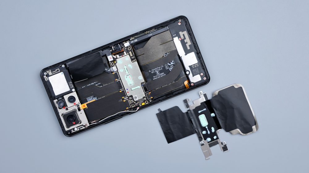 ASUS Rog Phone 8 Pro Teardown