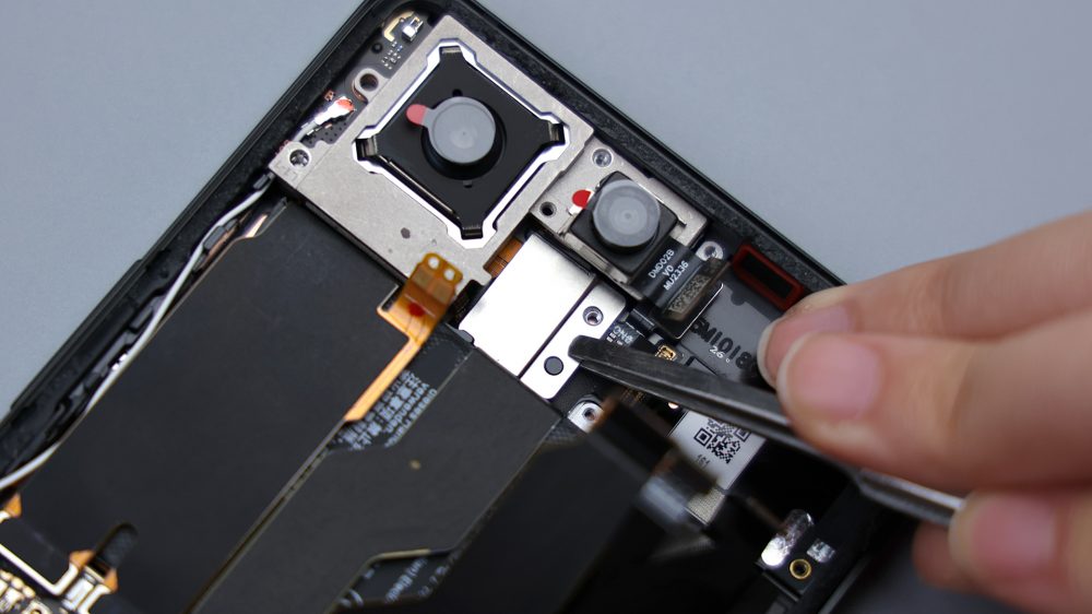 ASUS Rog Phone 8 Pro Teardown