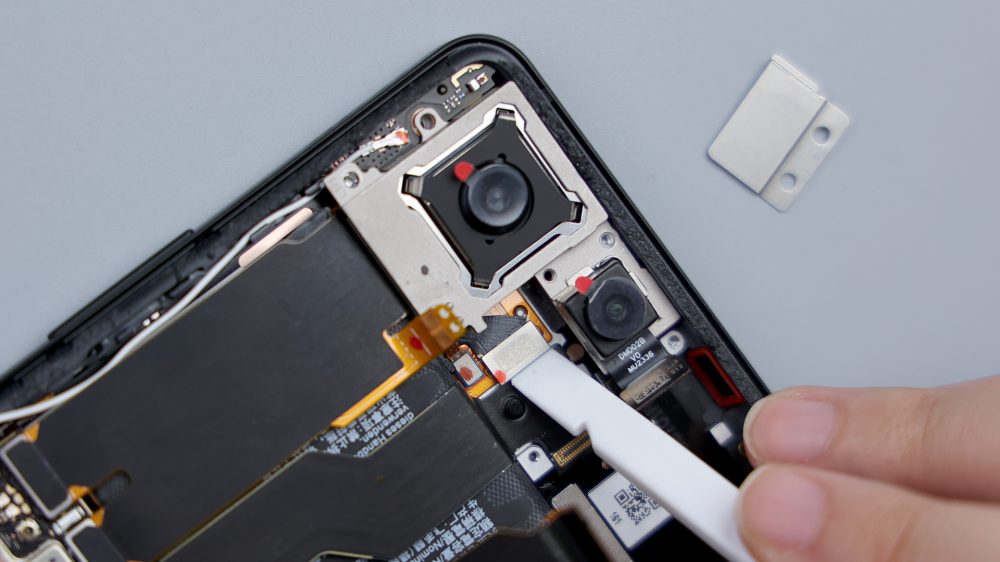 ASUS Rog Phone 8 Pro Teardown