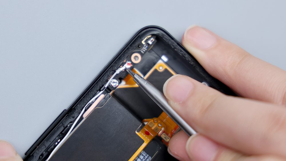 ASUS Rog Phone 8 Pro Teardown