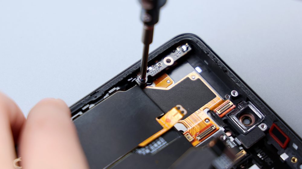 ASUS Rog Phone 8 Pro Teardown