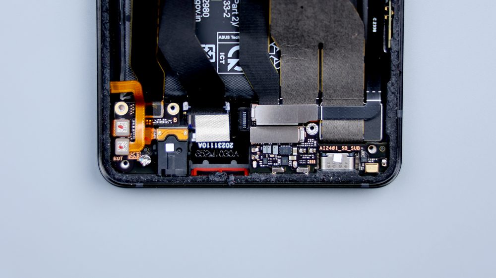 ASUS Rog Phone 8 Pro Teardown