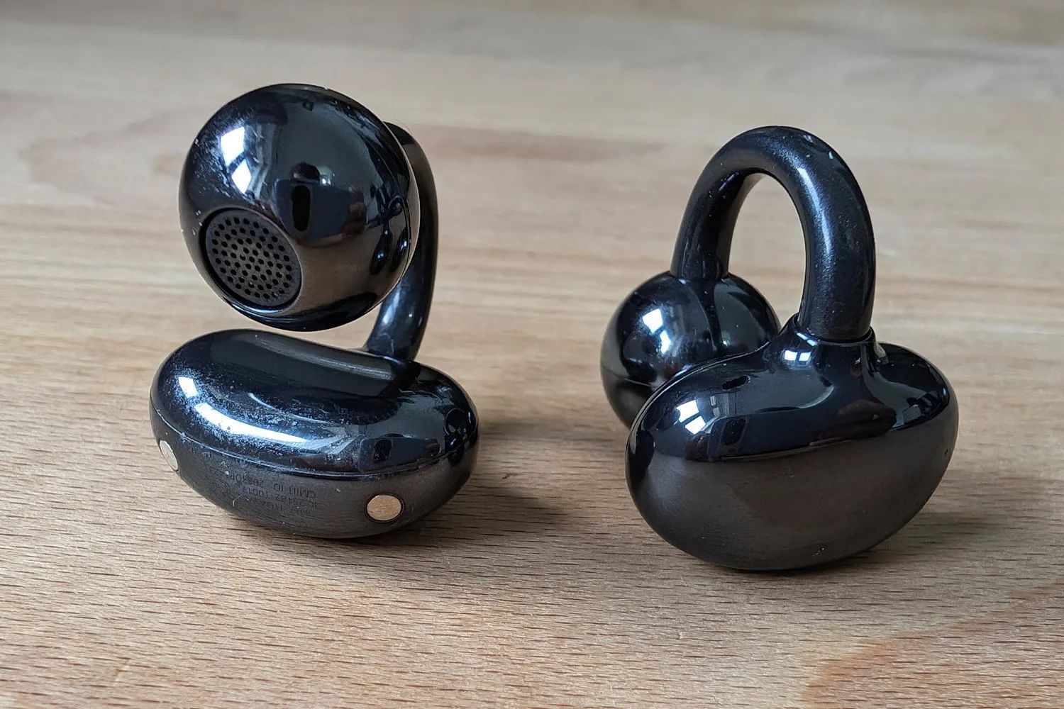 Huawei FreeClip review: Earbud couture