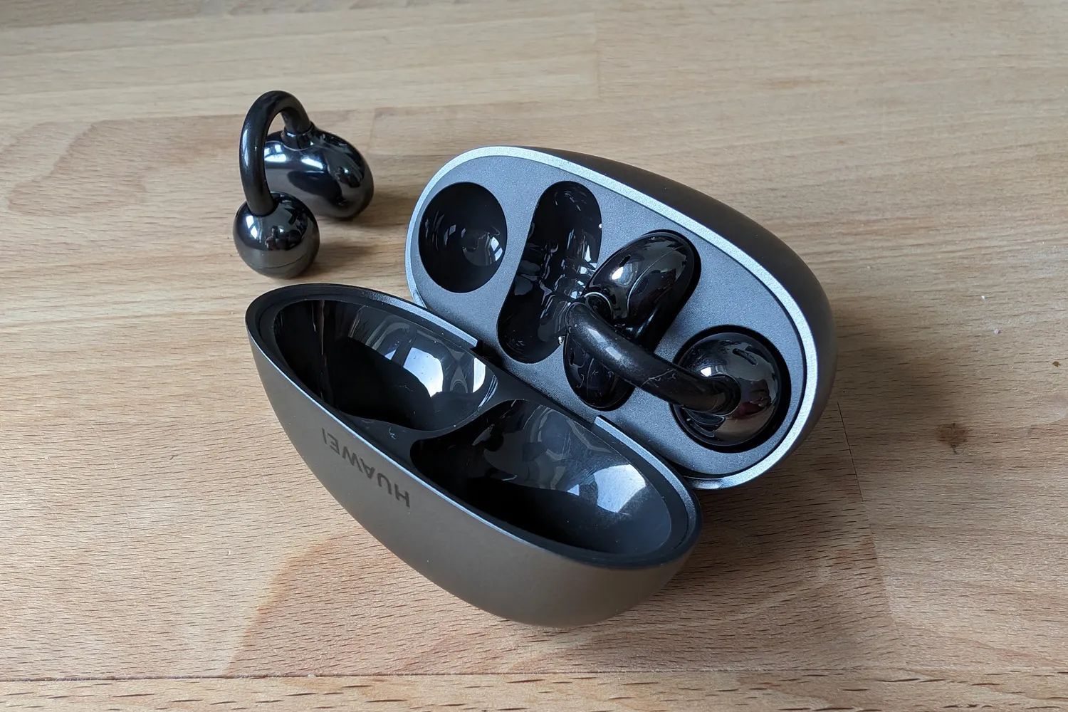 HUAWEI FreeClip Review: Unmatched comfort for earbuds