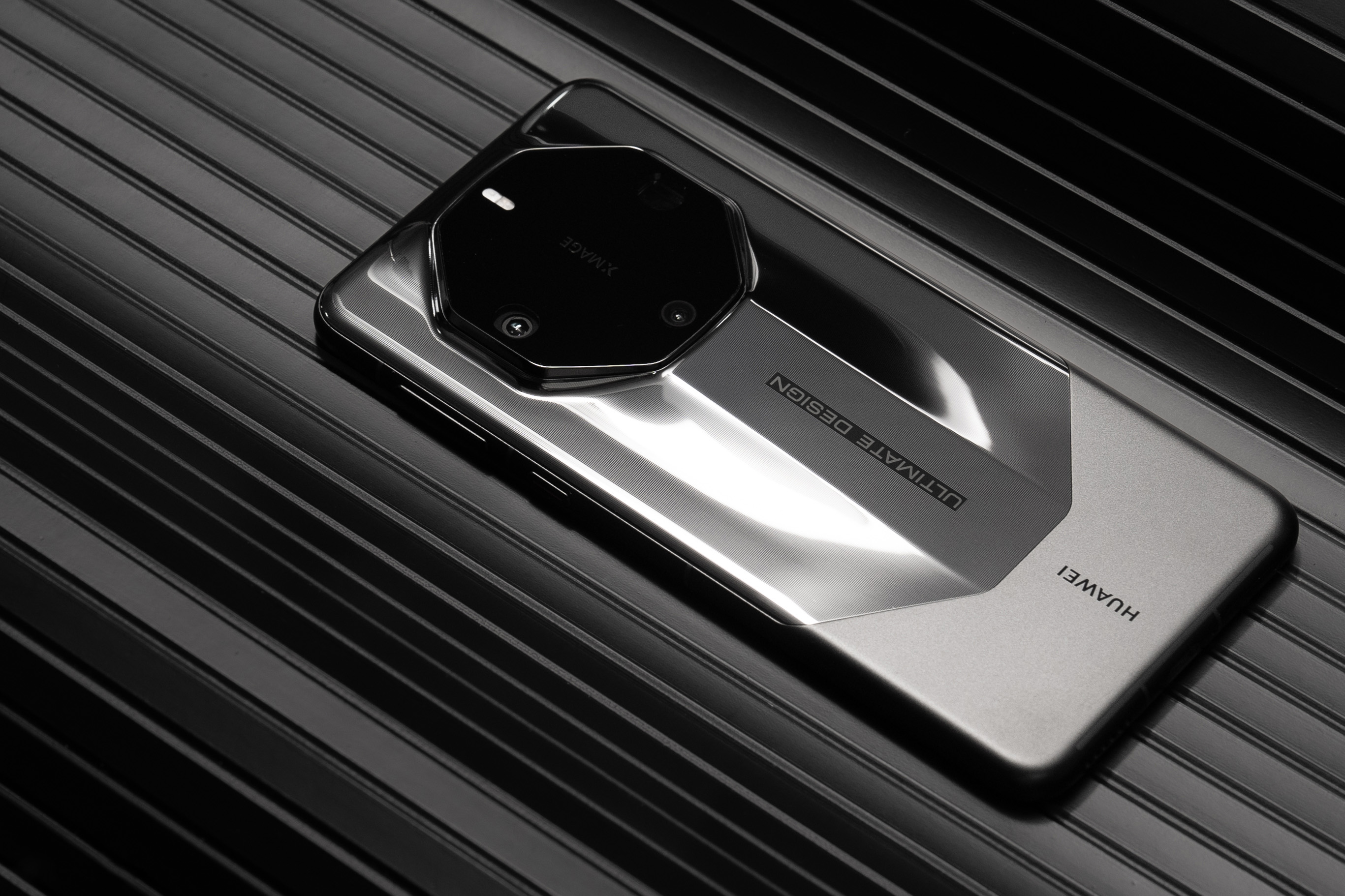 Huawei Mate 60 RS Ultimate Design Review