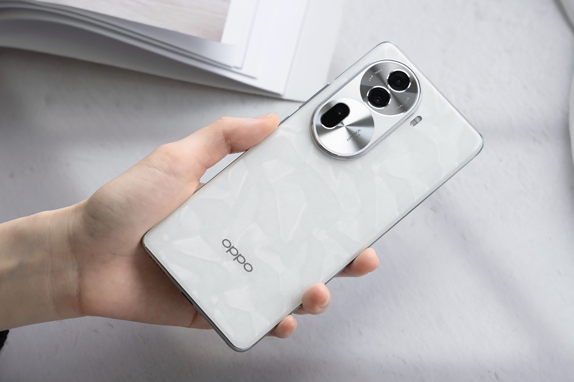 OPPO Reno11 Review