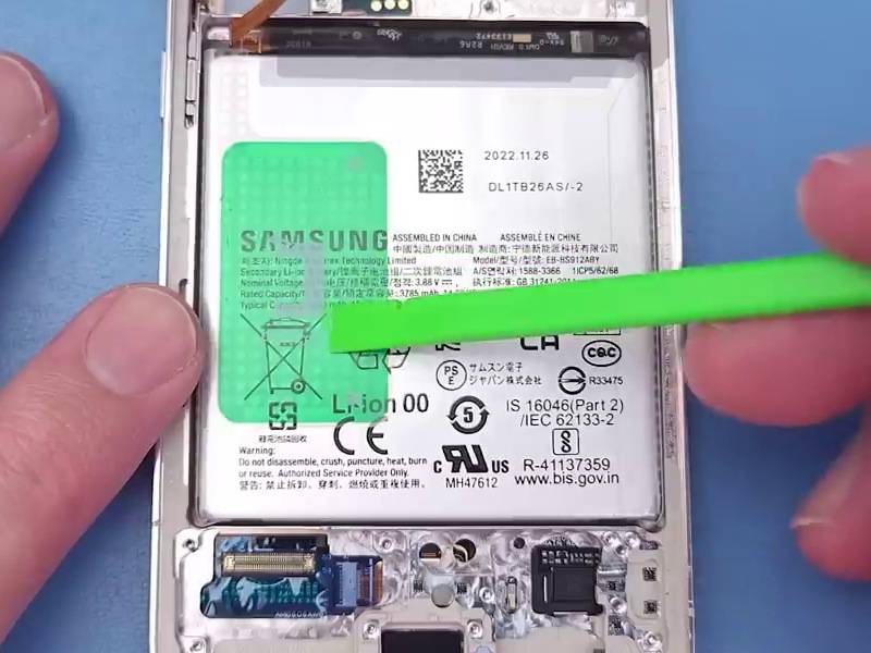 Samsung Galaxy S23 Teardown
