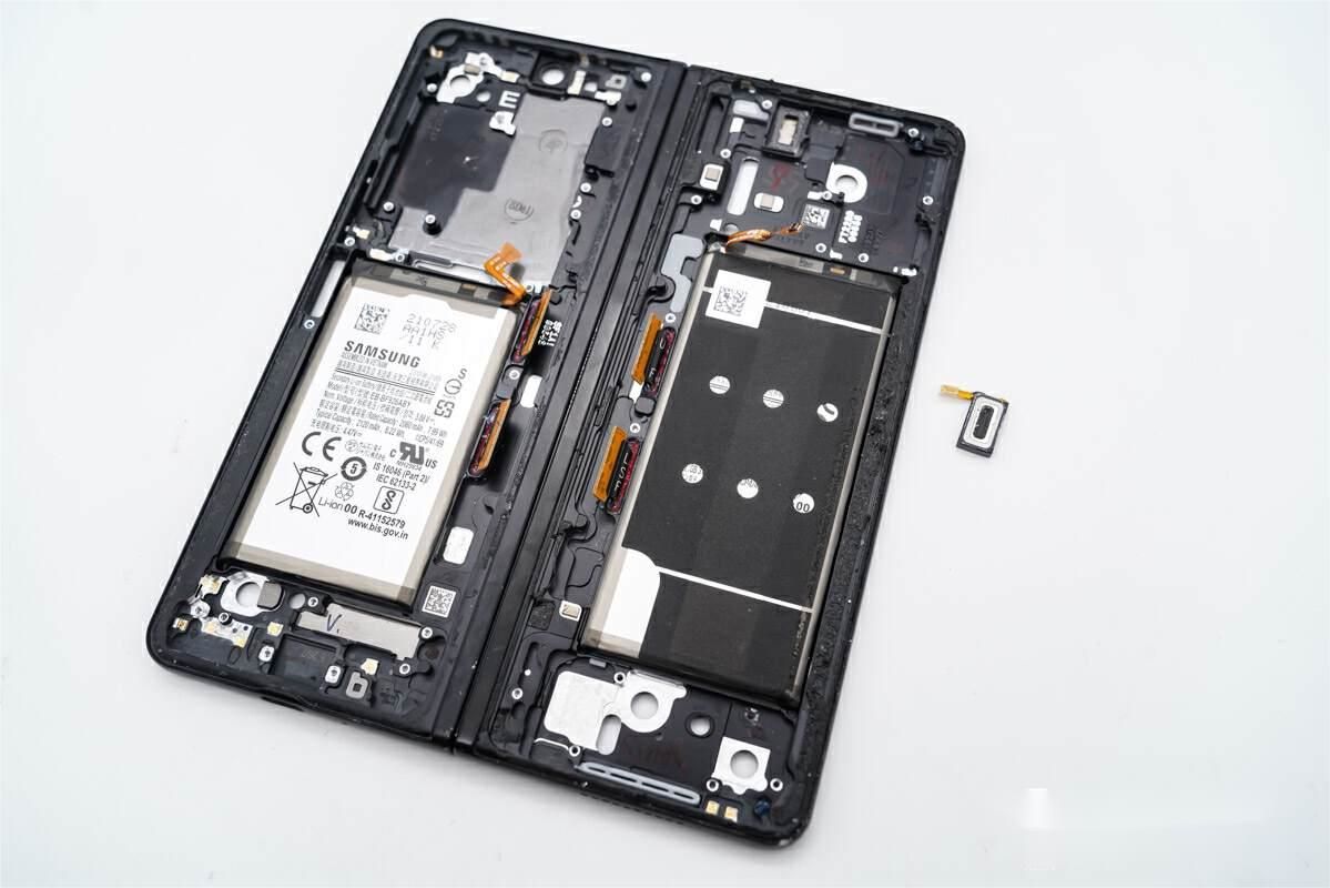 Samsung Galaxy Z Fold3 Teardown