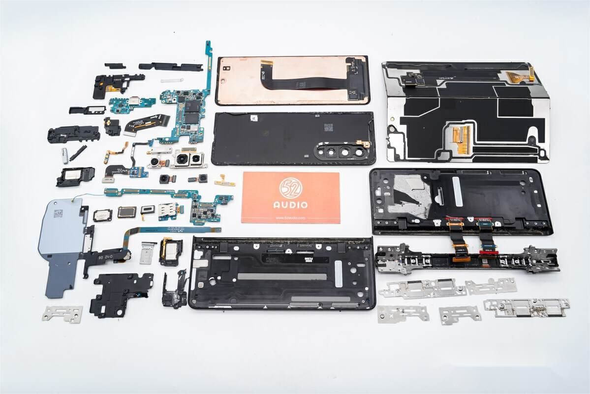 Samsung Galaxy Z Fold3 Teardown