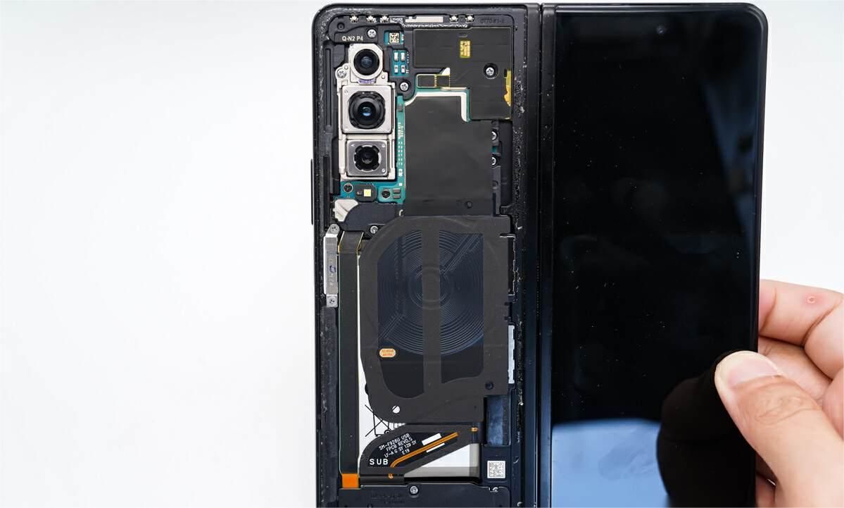 Samsung Galaxy Z Fold3 Teardown