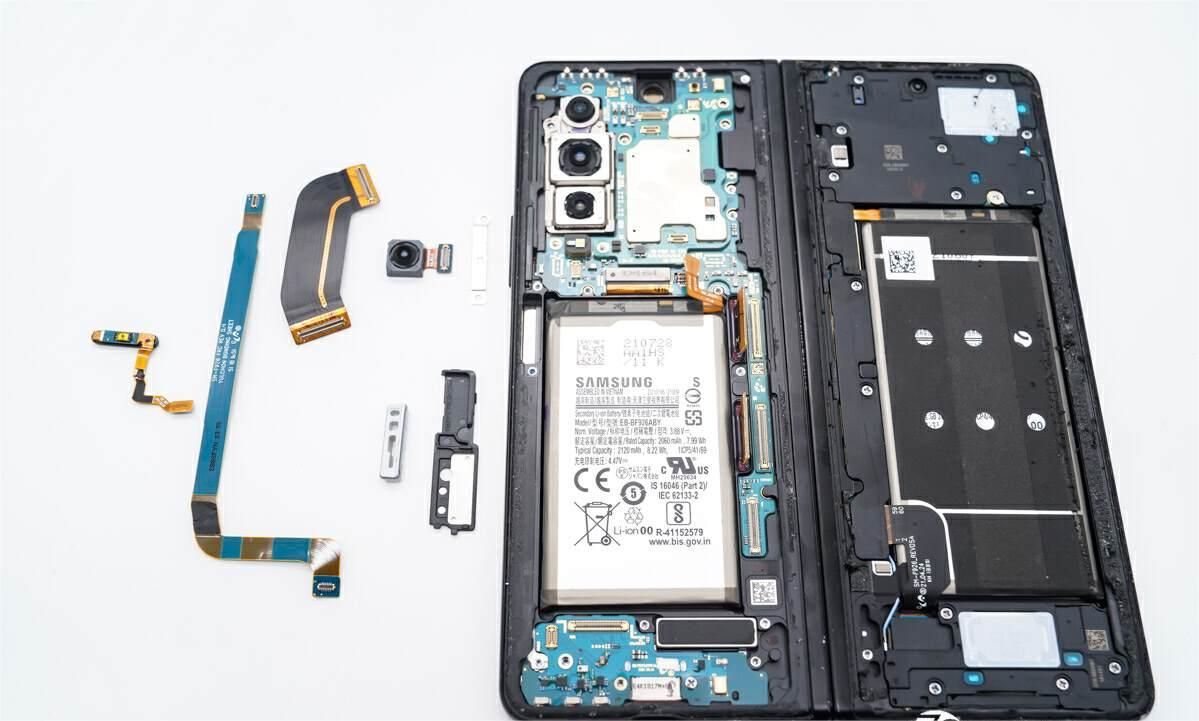 Samsung Galaxy Z Fold3 Teardown