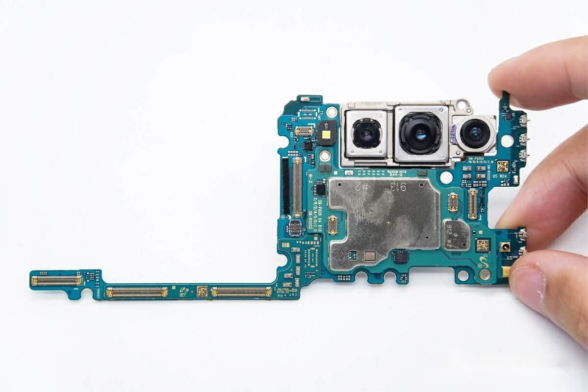 Samsung Galaxy Z Fold3 Teardown