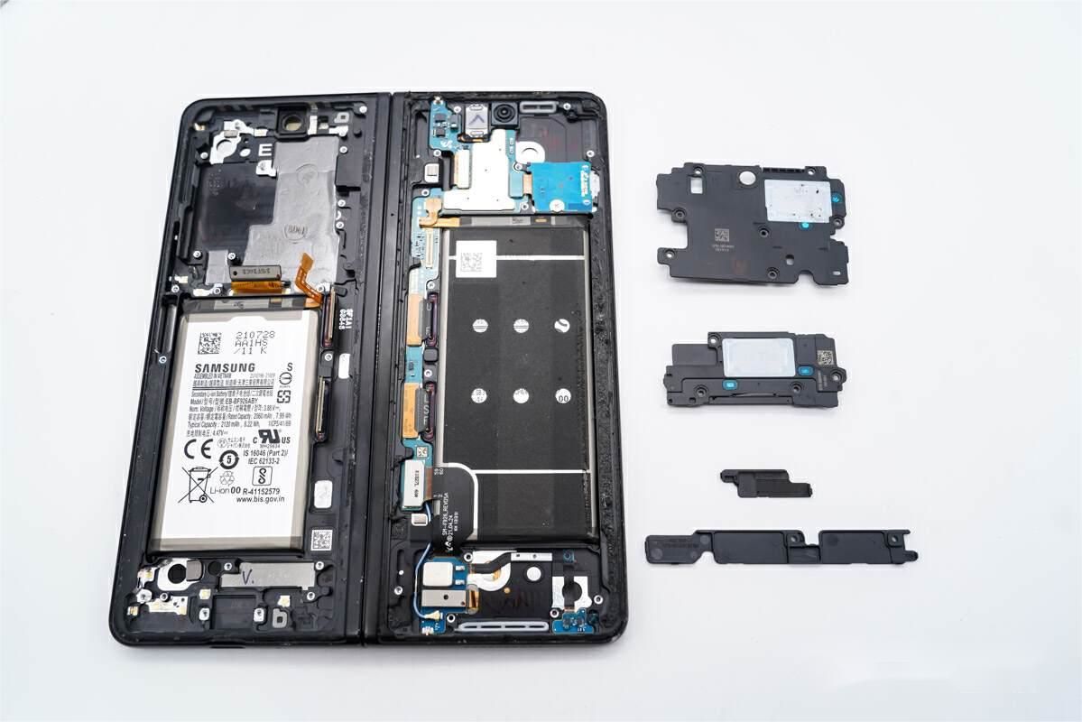 Samsung Galaxy Z Fold3 Teardown