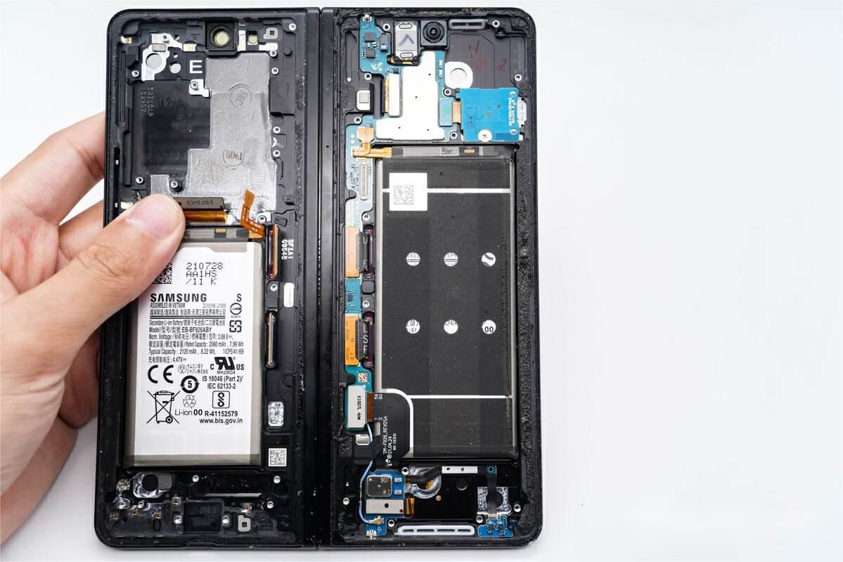 Samsung Galaxy Z Fold3 Teardown