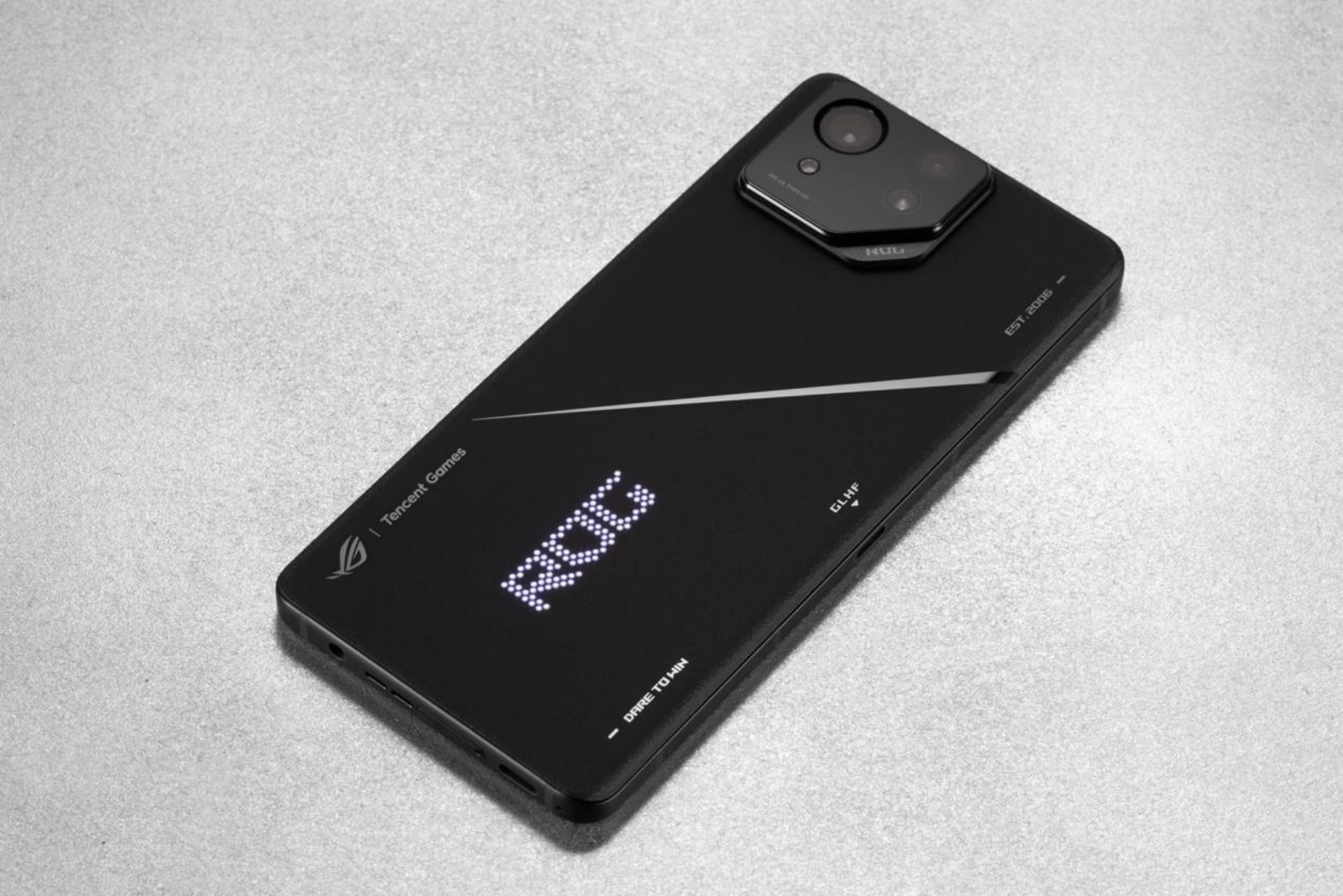 ASUS ROG Phone 8 Pro Review