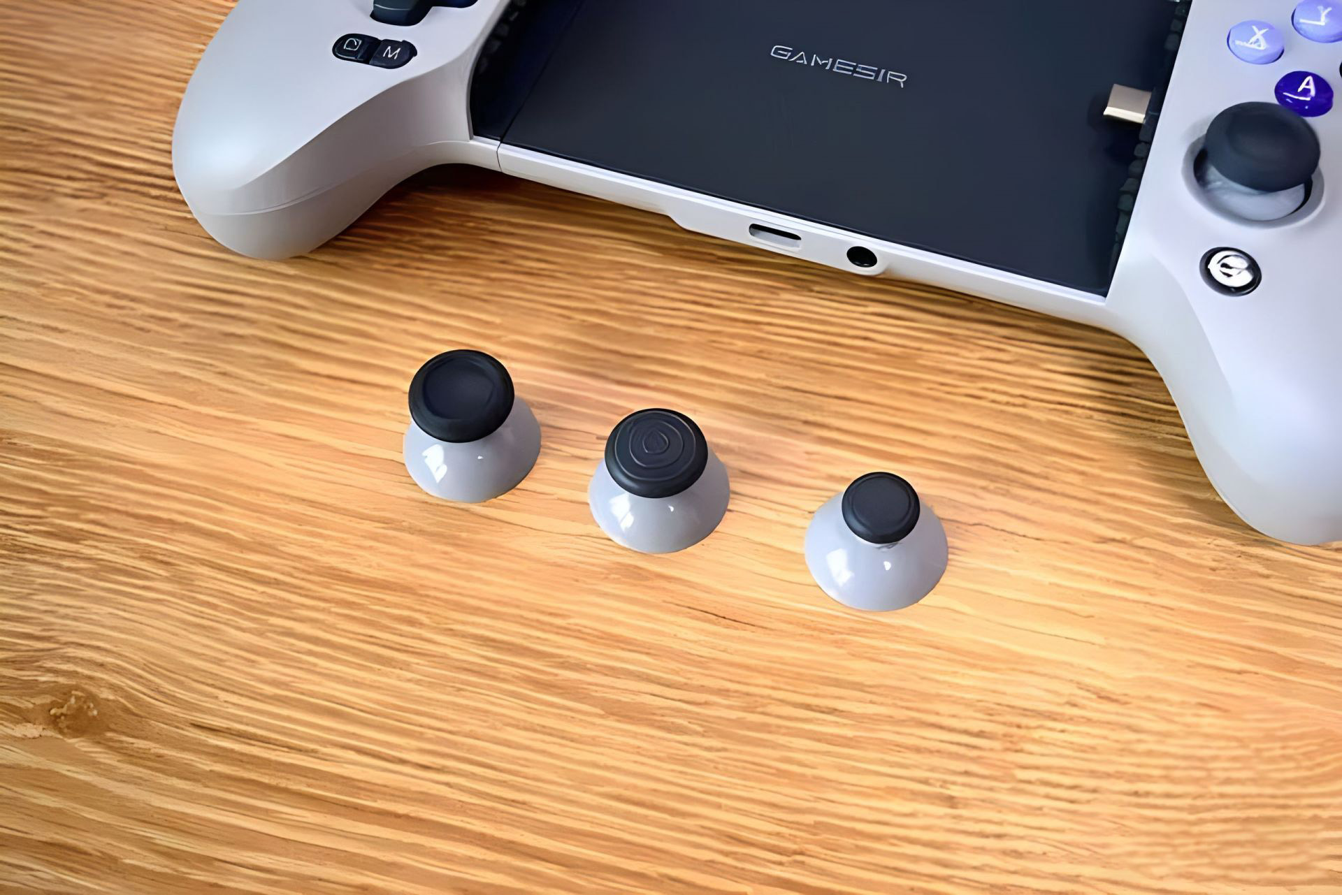 Gamesir G8 Galileo iPhone Controller Review: Slick sliding gaming goodness