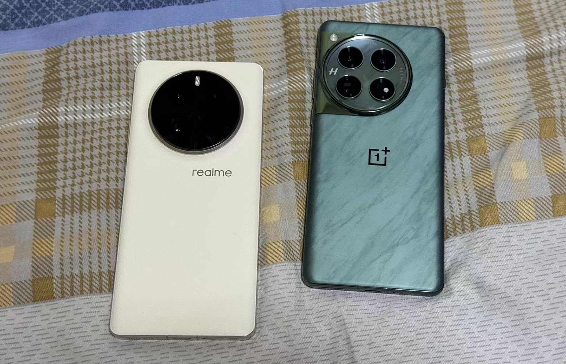 OnePlus 12 vs Realme GT5 Pro